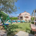 House With Pool & Grill Dracevac