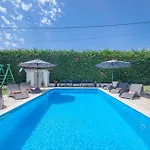 Villa House With Pool & Grill *