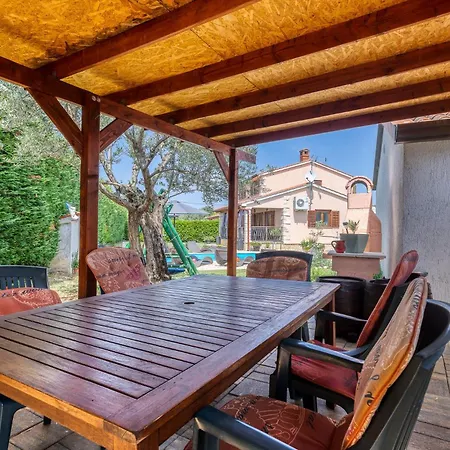 Villa House With Pool & Grill